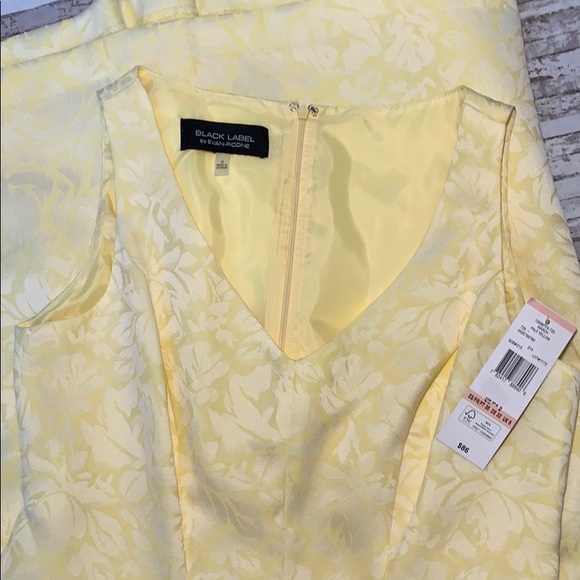 Evan-Picone Baby Yellow Pleated Dress - Picture 4 of 4